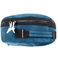 Sport Bag 9 צילום מהחלק העליון של התיק עם רוכסן וידית נשיאה