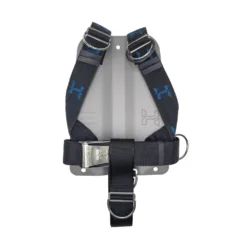בקפלייט Halcyon Backplate מאלומיניום עם רתמה, במבט מלפנים
