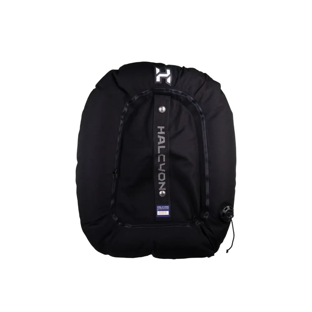 כנף Halcyon Evolve Wing שחורה למכלים כפולים במבט מאחור