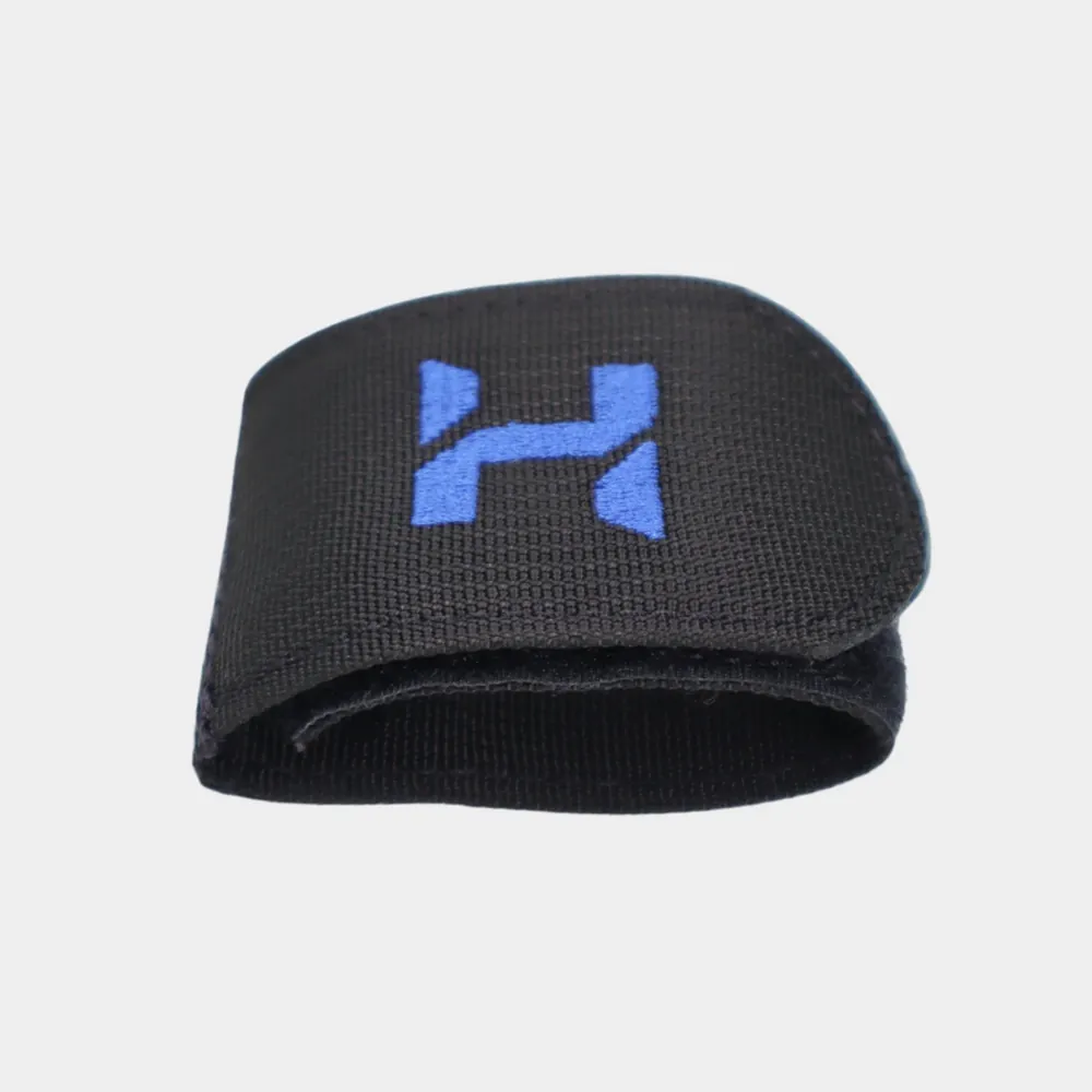 רצועת אבטחת הצינורות של Halcyon במבט מהצד, עם סגירת סקוץ'