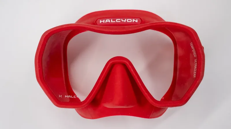 מסכת צלילה Halcyon Omnis בצבע אדום