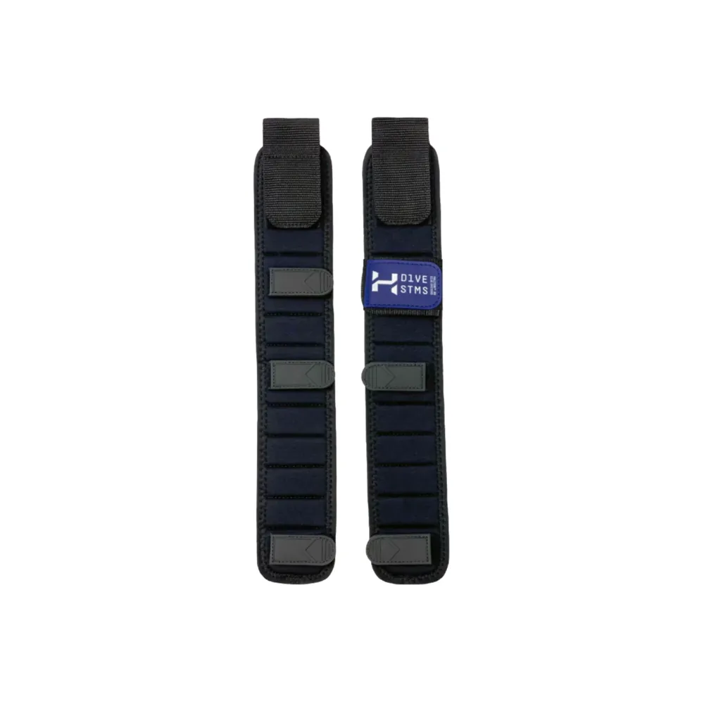 זוג רפידות כתף שחורות Halcyon Shoulder Strap Pads עם סמל המותג