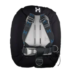 מערכת Halcyon Standard Doubles BC System במבט מאחור, עם כנף שחורה, בקפלייט אלומיניום ורתמה