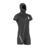 ווסט Definition Vest 6mm לגברים במבט מלפנים, שחור עם עיטורים כחולים וכובע מחובר