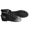נעל Drysuit Boot שחורה עם שרוכים וגפת ניאופרן, וסוליית הגומי המחורצת במבט מלמטה