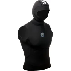 ווסט צלילה עם כובע Everflex YULEX Hooded Vest 2mm בשחור במבט קדמי, עם סמל S לבן על הכובע ותג יולקס עגול על החזה