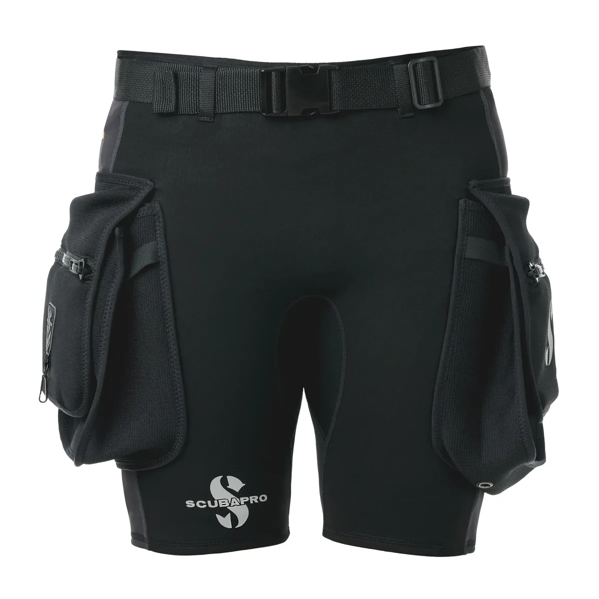 מכנסי Hybrid Cargo Shorts לגברים במבט מלפנים, עם שני כיסי מטען וחגורת מותניים