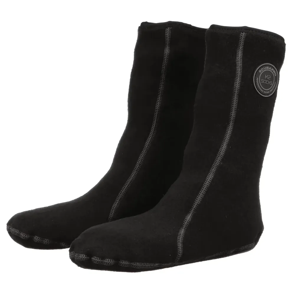 גרבי חליפה יבשה K2 Sock של SCUBAPRO בשחור עם תפרים אפורים וגזרה גבוהה מעל הקרסול