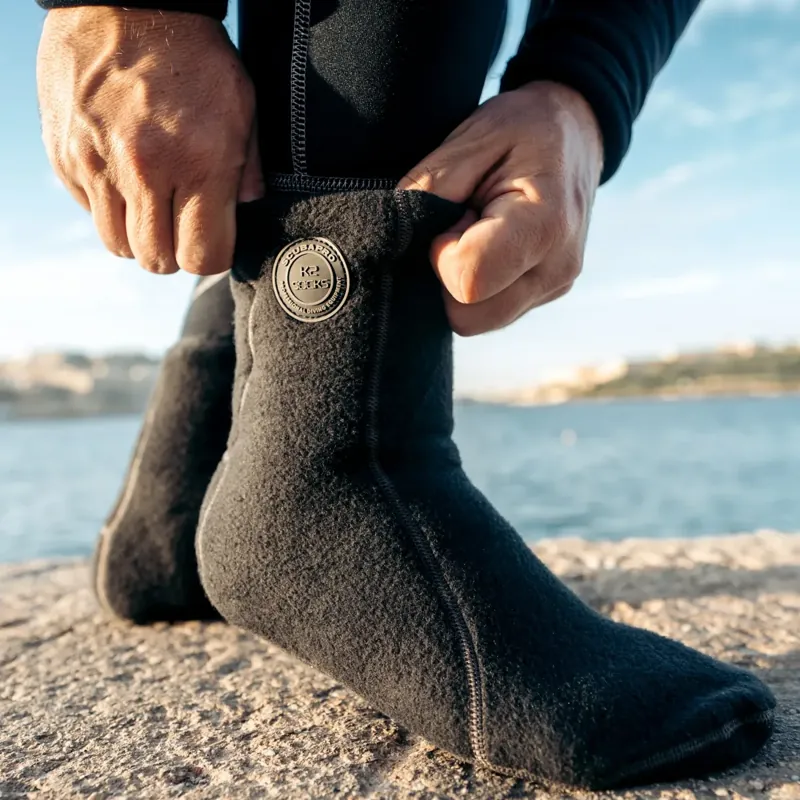 צולל גורב גרב K2 Sock על החוף
