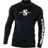 חולצת UPF 50 Rash Guard שחורה לגברים של SCUBAPRO, עם שרוולים ארוכים ולוגו לבן